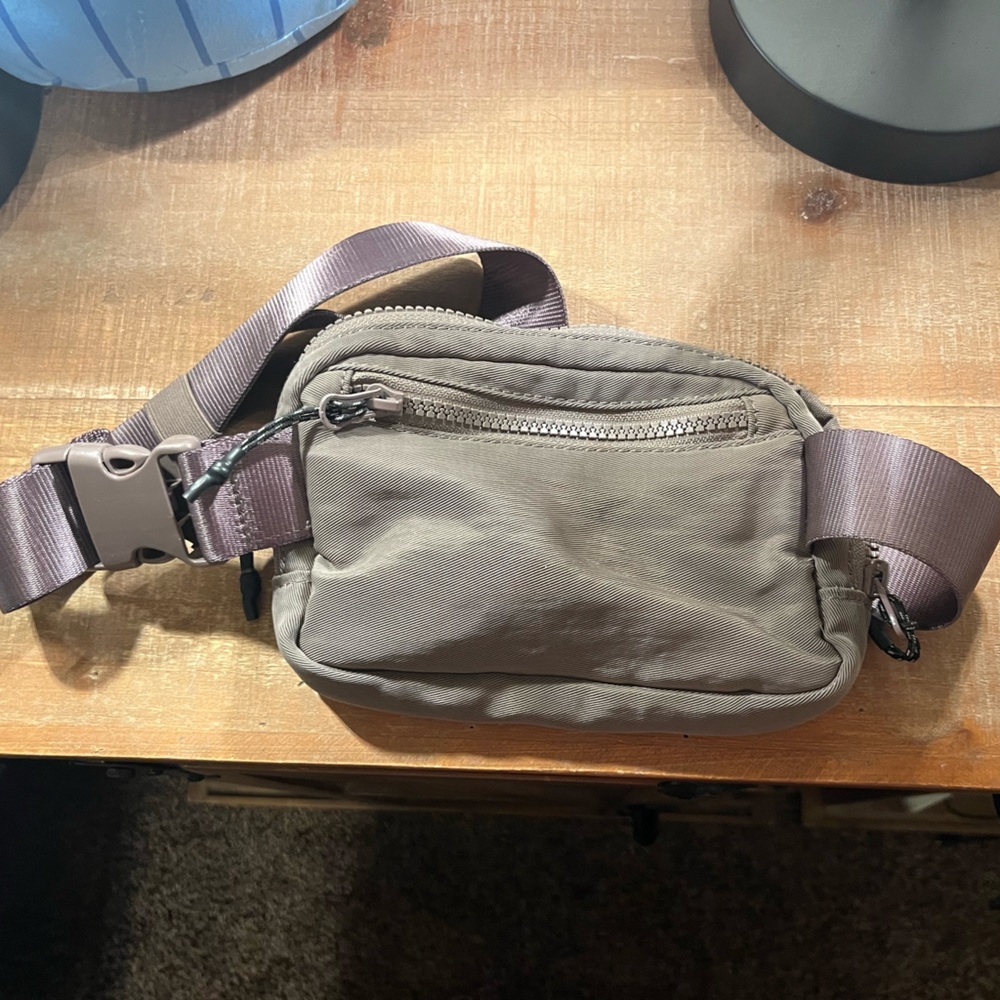 Fabletics Runners Pack/Fanny Pack - Picture 2 of 5